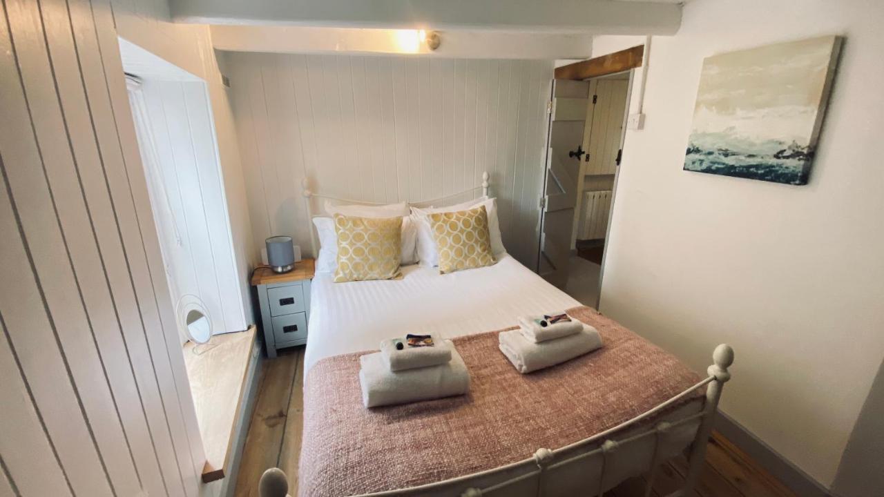 Spindrift Is A Beautiful Newly Refurbished Three Bedroom Private Family House Located On The Old Harbour And The Coastal Path In The Heart Of Beautiful Polperro Exteriör bild