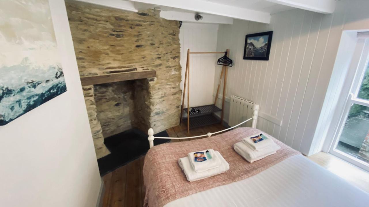 Spindrift Is A Beautiful Newly Refurbished Three Bedroom Private Family House Located On The Old Harbour And The Coastal Path In The Heart Of Beautiful Polperro Exteriör bild