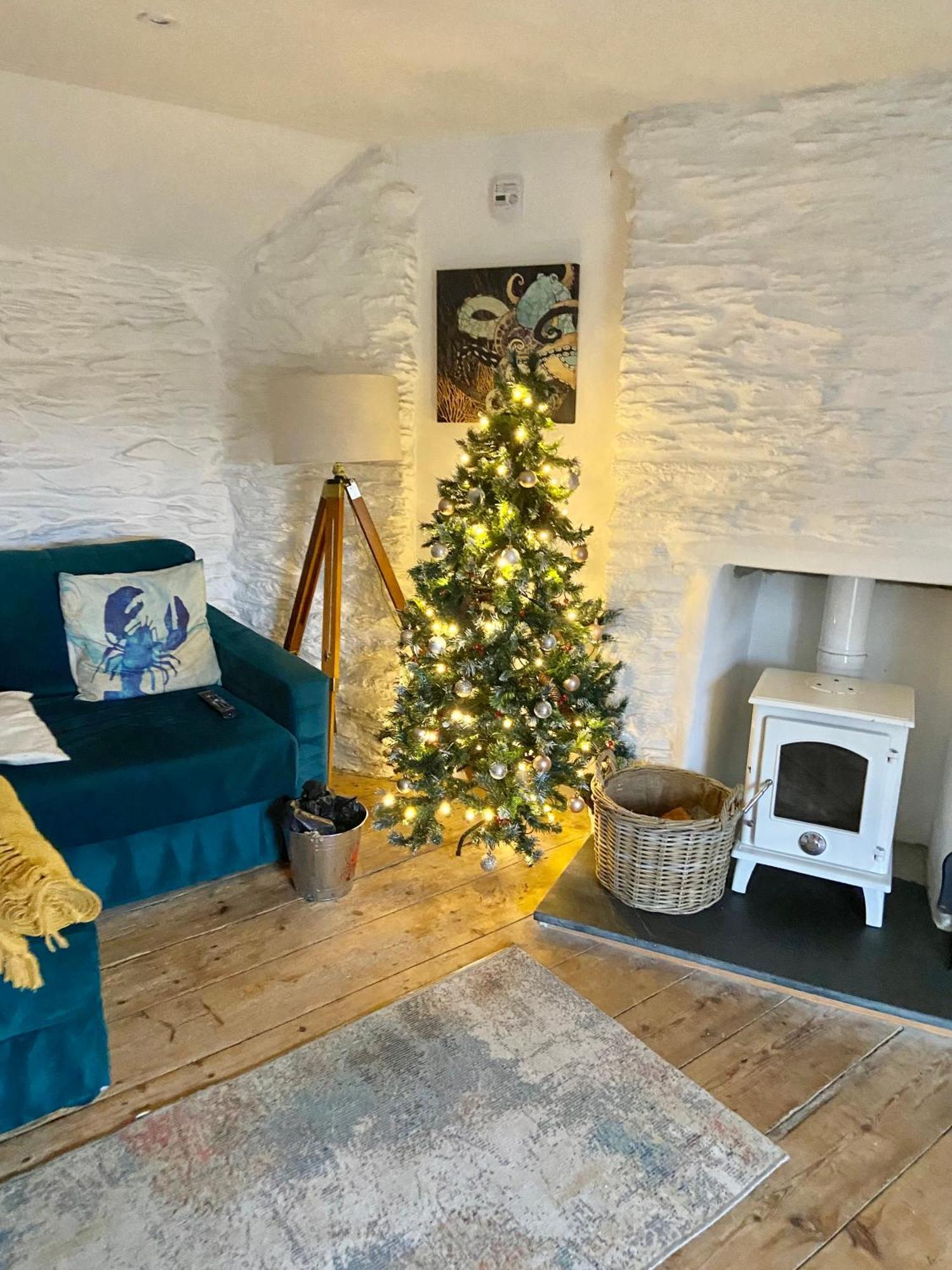 Spindrift Is A Beautiful Newly Refurbished Three Bedroom Private Family House Located On The Old Harbour And The Coastal Path In The Heart Of Beautiful Polperro Exteriör bild